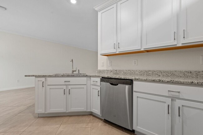 Building Photo - 4240 Lemongrass