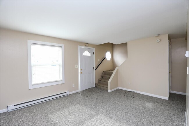 Building Photo - 120 Hinsdale St