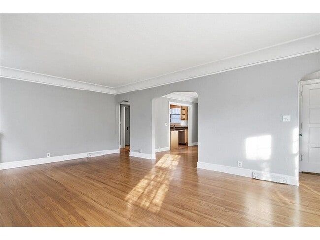 Building Photo - 3540 Irving Ave S