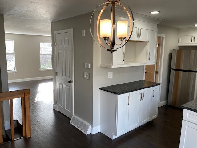 Building Photo - 16 Rollins Ct