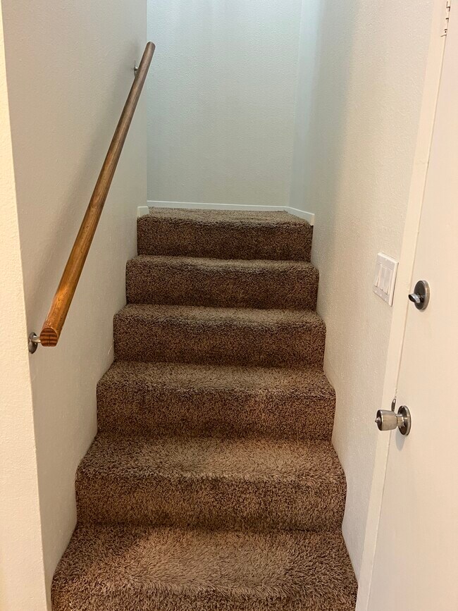 Building Photo - 1108 S Pond St