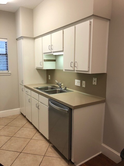 Building Photo - 106 E 30th St