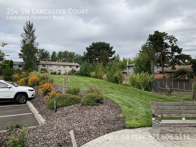 Building Photo - 254 SW Lancaster Ct