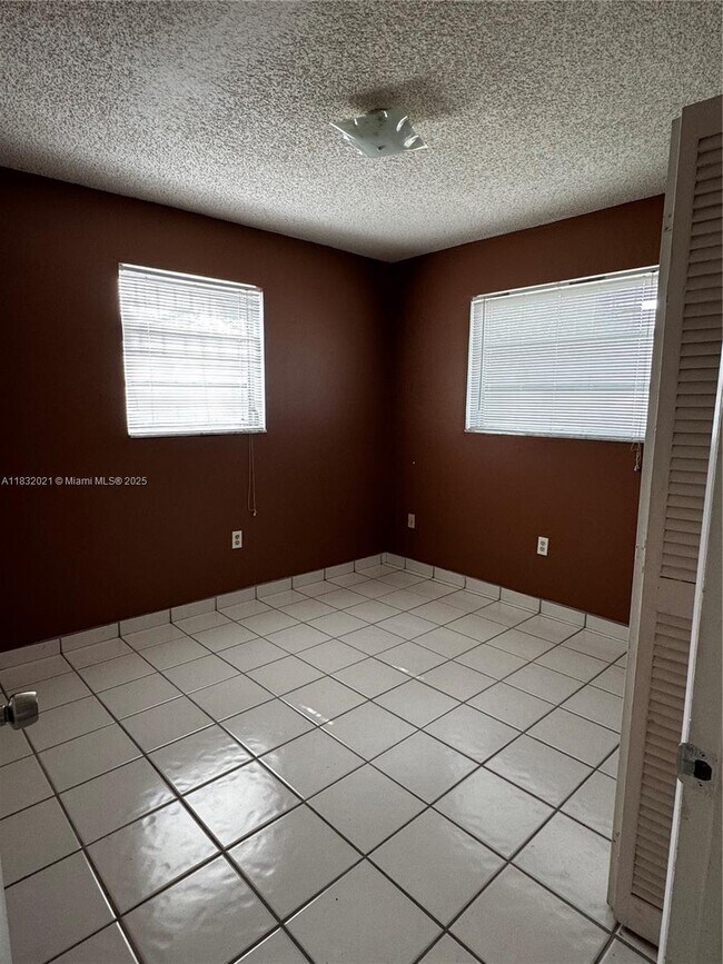 Building Photo - 10721 SW 64th St