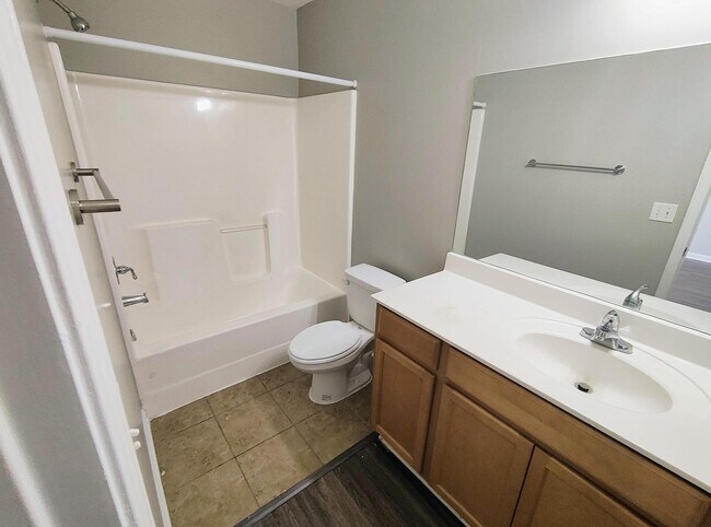 Building Photo - 5646 Sycamore Woods Dr