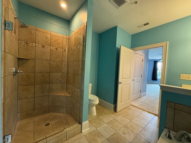 Building Photo - Mayfaire Townview 1 Bed/2 Bath + Bonus Room, Second Floor, Balcony