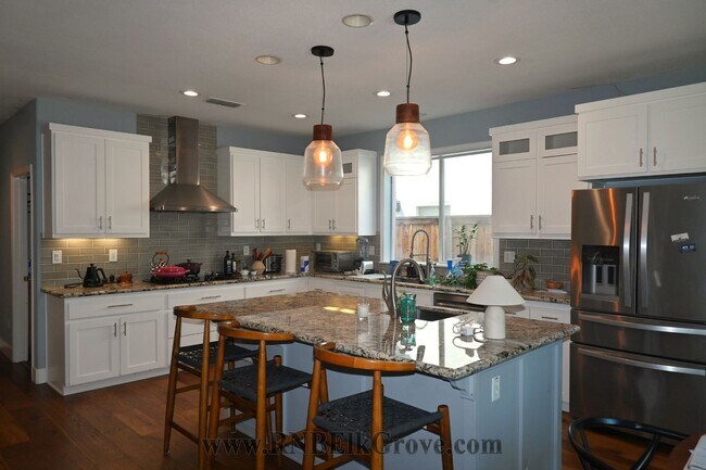Building Photo - 5 Bedroom Home in Elk Grove! - Resident Benefit Package Property