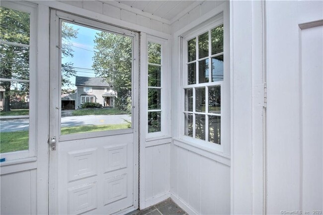 Building Photo - 30 Catherine St