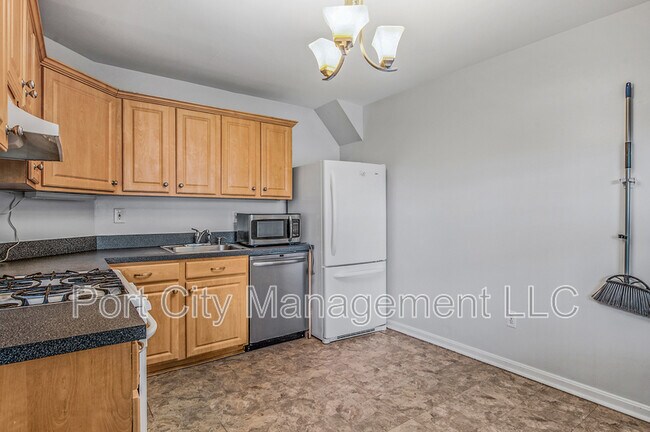 Building Photo - 2110 E Fairmount Ave