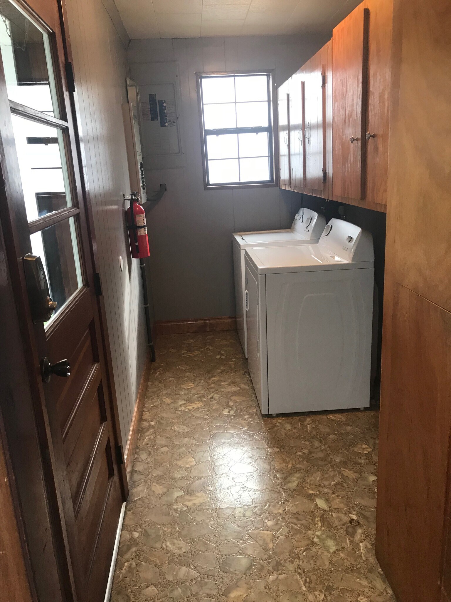 Laundry - 903 Catherine St