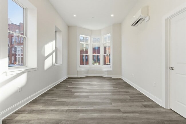 Building Photo - 19-25 Essex St