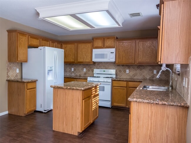 Building Photo - 25727 Bearborough Dr