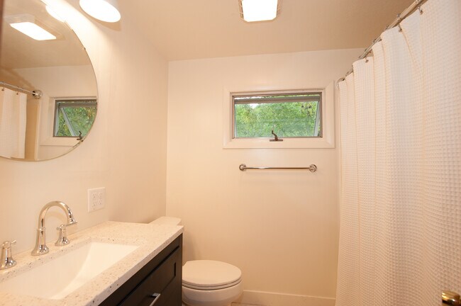 Building Photo - 219 S Gull Lake Dr