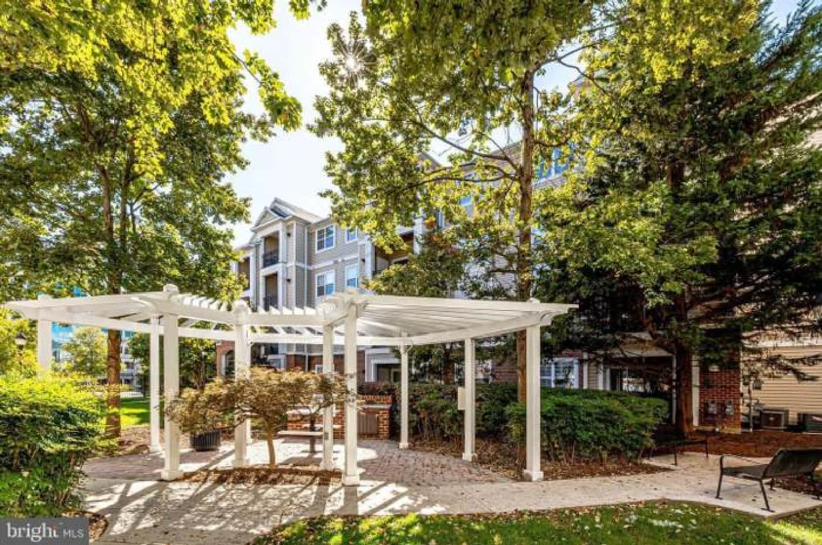 Building Photo - 12945 Centre Park Cir