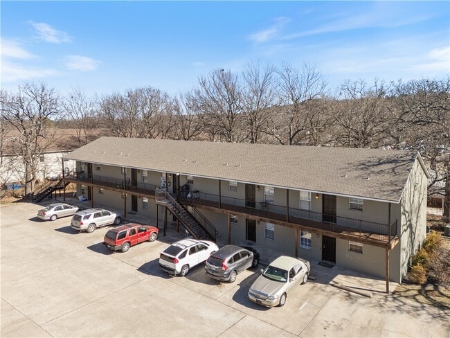 Building Photo - 884 W Holly St