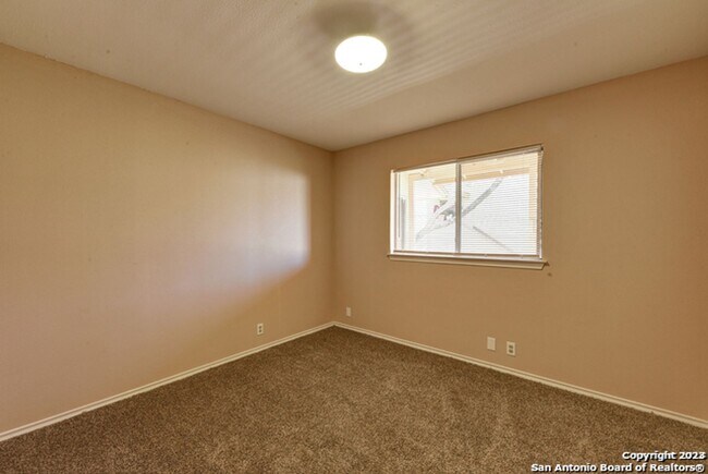 Building Photo - 2 Bedroom/2 Bath Condo San Pedro Hills Subdivsion