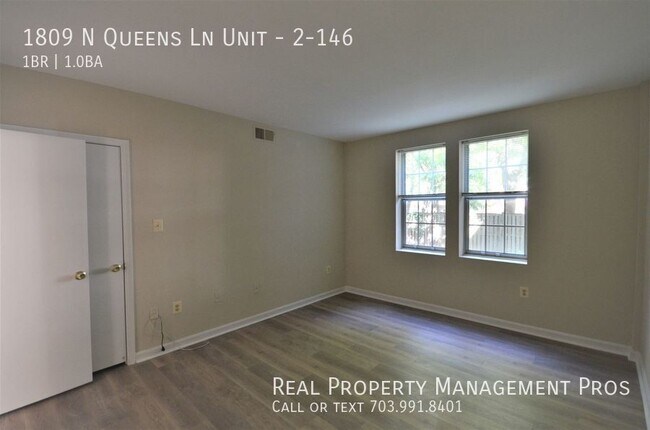 Building Photo - 1809 Queens Ln