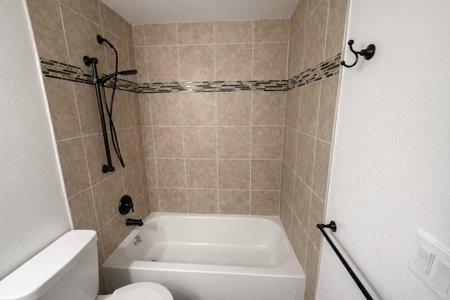 Building Photo - 4300 NE Sunset Blvd