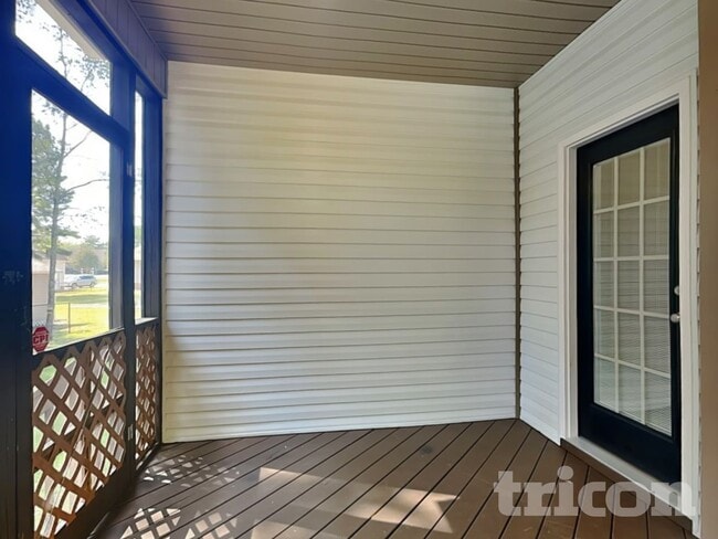 Building Photo - 102 Pinewinds Ct