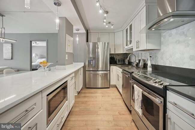 Building Photo - 1325 18th St NW