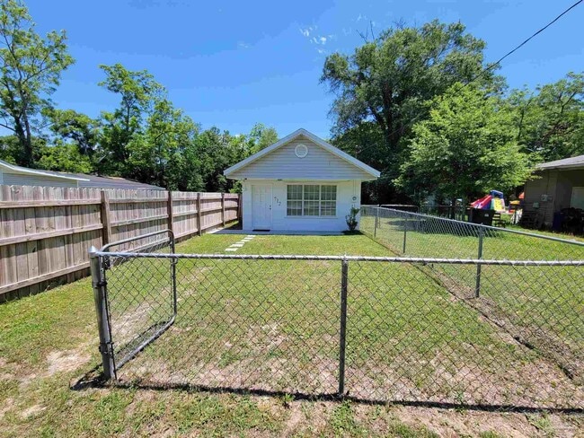 Building Photo - 712 N 49th Ave