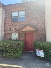 Building Photo - 696 Tyner St