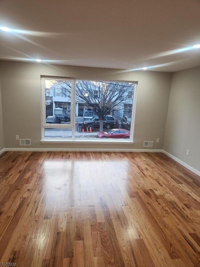 Building Photo - 410 S 8th St