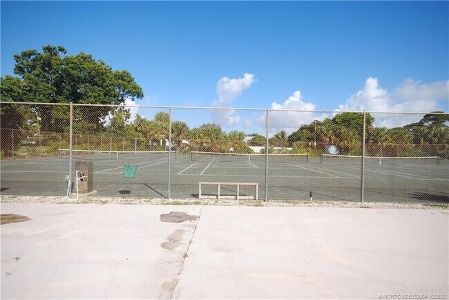 Building Photo - 5333 SE Miles Grant Rd