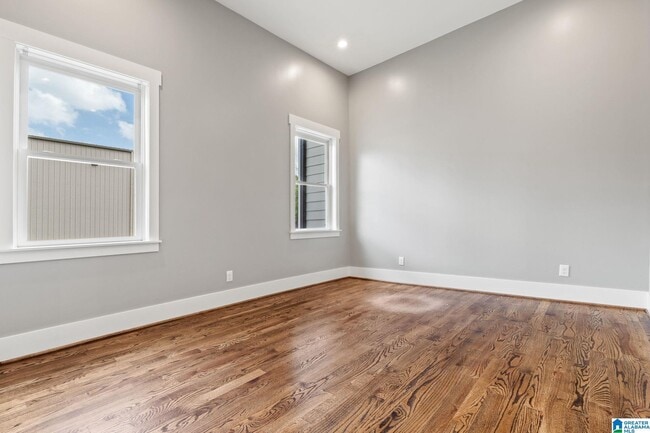 Building Photo - 4244 2nd Ave S