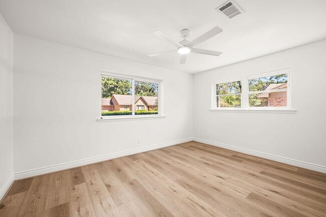 Building Photo - 10115 Moorberry Ln