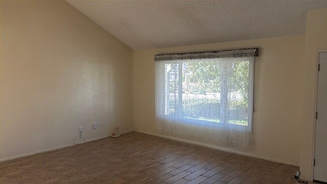 Building Photo - 612 Stanford Dr