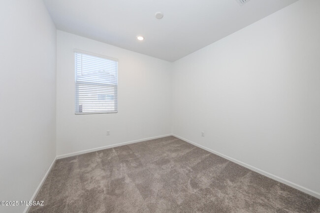 Building Photo - 17581 S Desert Barberry Dr