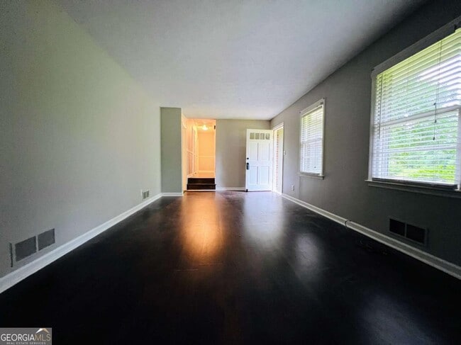Building Photo - 3151 Sandy Plains Rd