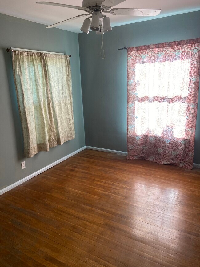 Bedroom - 7655 Ostrom Ave
