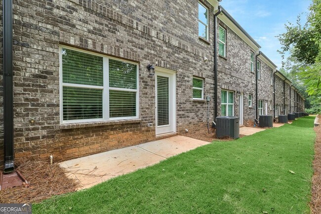 Building Photo - 15 Sprayberry Rd