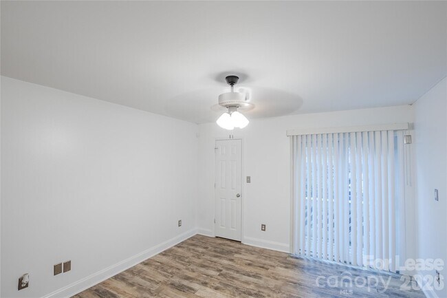 Building Photo - 100 Willow Run Dr