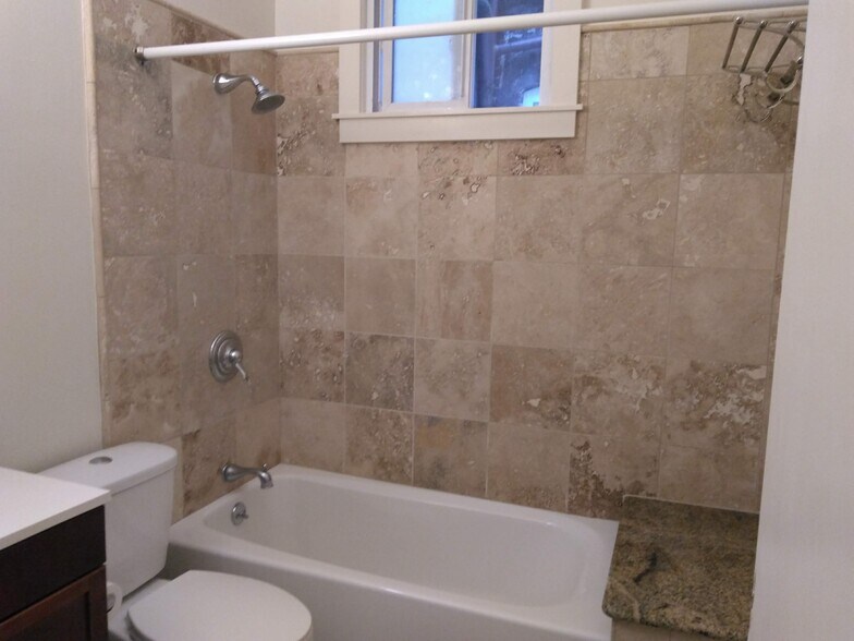 Bathroom 1 - 1438 Harvard Street, NW