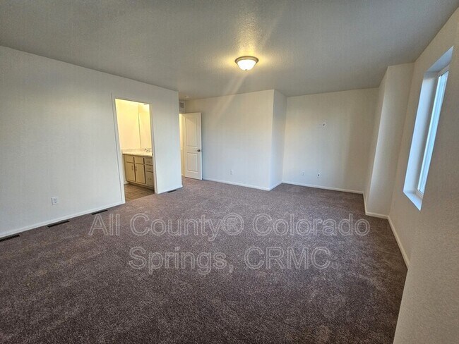 Building Photo - 9256 Lytle Grv