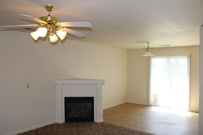 Building Photo - 3 BED 2 BATH HOUSE LOCATED IN THE RAVENWOOD SUBDIVISION IN ANDERSON