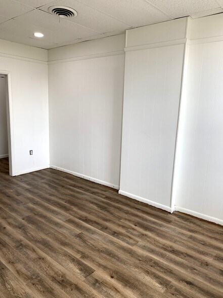 Building Photo - 19 W Washington St Apt 3