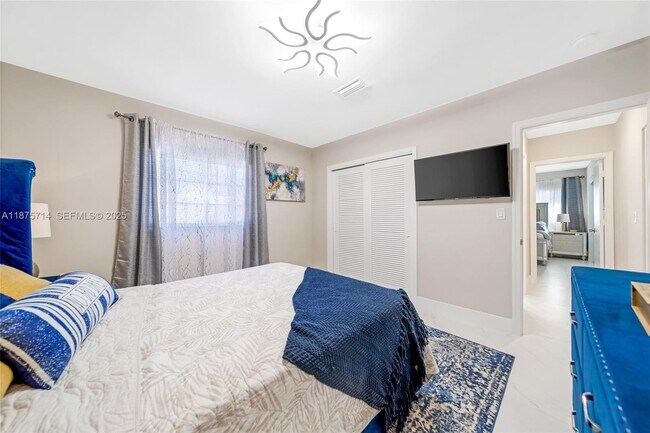 Building Photo - 241 Oceanic Ave