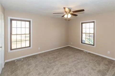 Building Photo - 211 Hillview Dr