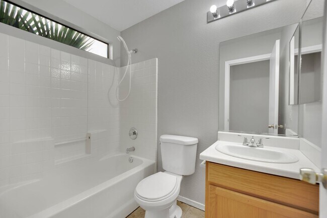 Building Photo - Beautiful 5 Bedroom! New Upgrades! / Coming Soon! 1/23!