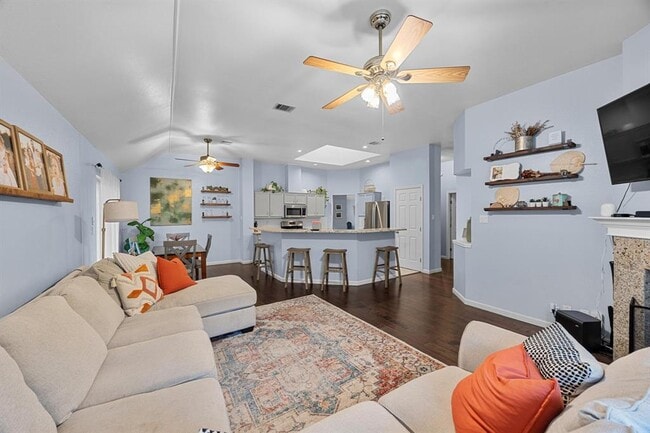 Building Photo - 2207 Rick Whinery Dr