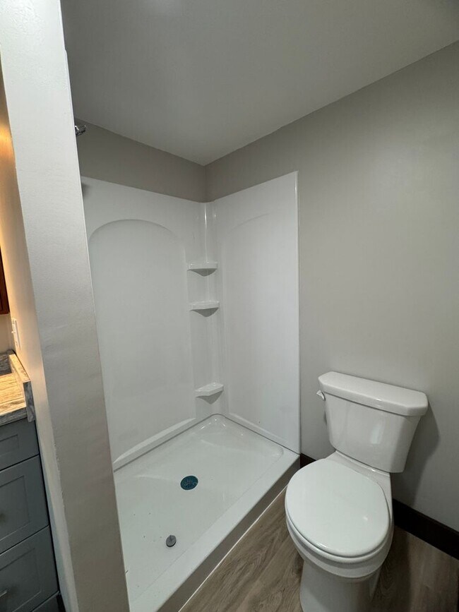 Building Photo - 9612 Bowman St