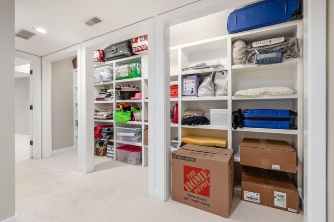 Building Photo - 4602 Sandwich Ct