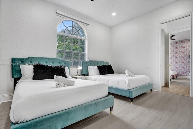 Building Photo - 13751 Pine Meadow Ct