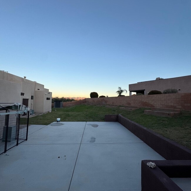 Building Photo - 1111 Vista De Los Alamos