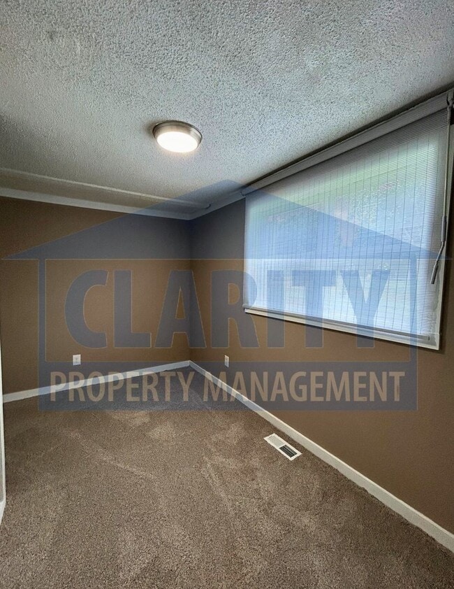 Building Photo - Four-bedroom home in Calhoun, TN!