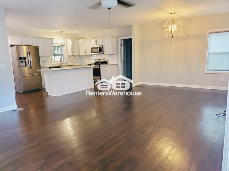 Building Photo - 5785 Crabapple Dr SW